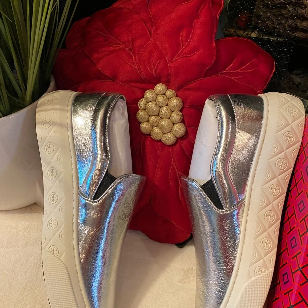 TORY BURCH LADYBUG SLIP ON SNEAKER